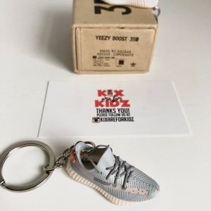Kanye 350 V2 True Form 3D Mini Sneaker Keychain